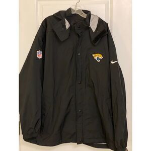 Nike NFL Jaquars NWOT Rain Jacket w/ Snap On Hood